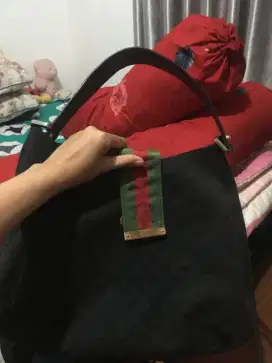 Tas gucci ori hitam