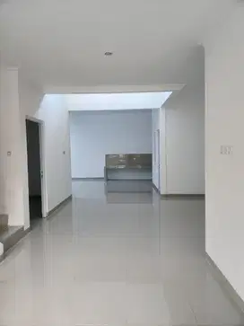 DIJUAL RUMAH DI LEGENDA WISATA, SIAP HUNI