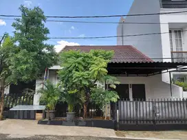 Disewakan Rumah Komplek PTB Duren Sawit. Aman, Bersih, Bebas Banjir.