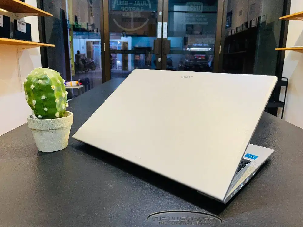 ACER ASPIRE AL14-31P // RAM 8GB // BEST SELLER