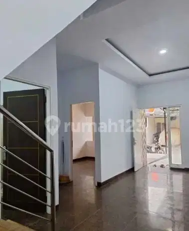 Rumah Rapih Di Banjar Wijaya Cipondoh Tangerang