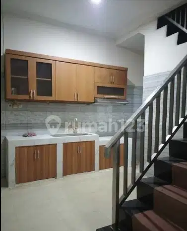 Rumah 2 Lantai Bagus SHM di Kelapa Dua, Tangerang
