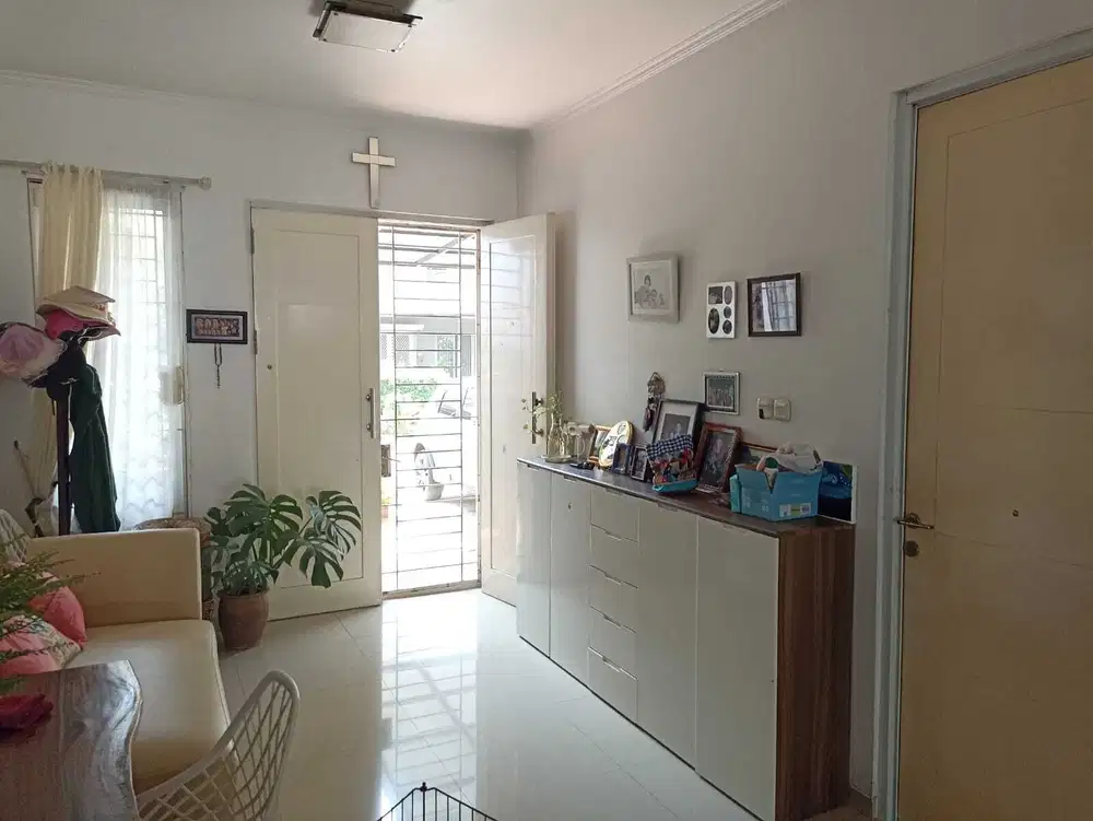 Dijual Murah Rumah Sunrise Garden, Kedoya, Jalan panjang, Jakarta Bara