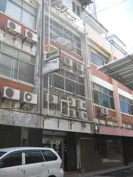 Ruko Furnished 4Lt Baru Renov di Latumenten Grogol Jakarta Barat