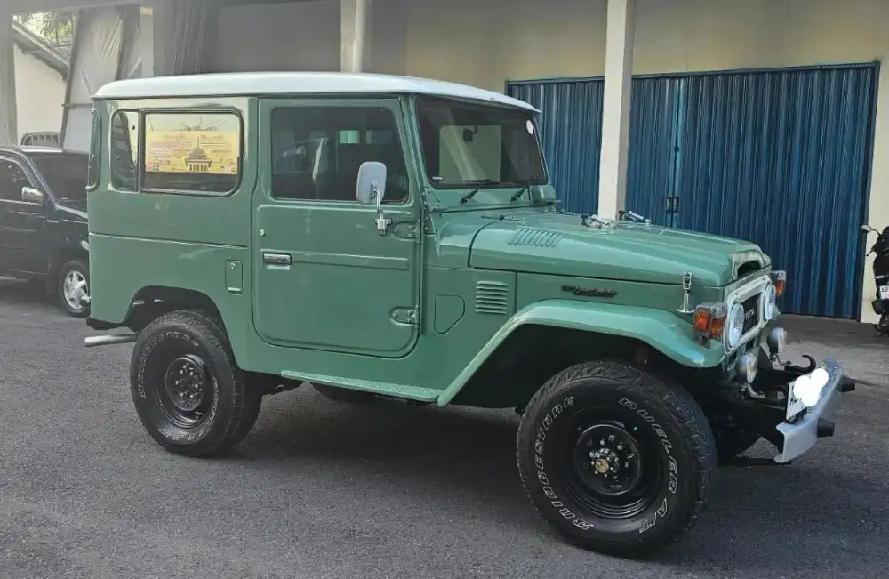 Toyota Hardtop FJ40 tahun 1979