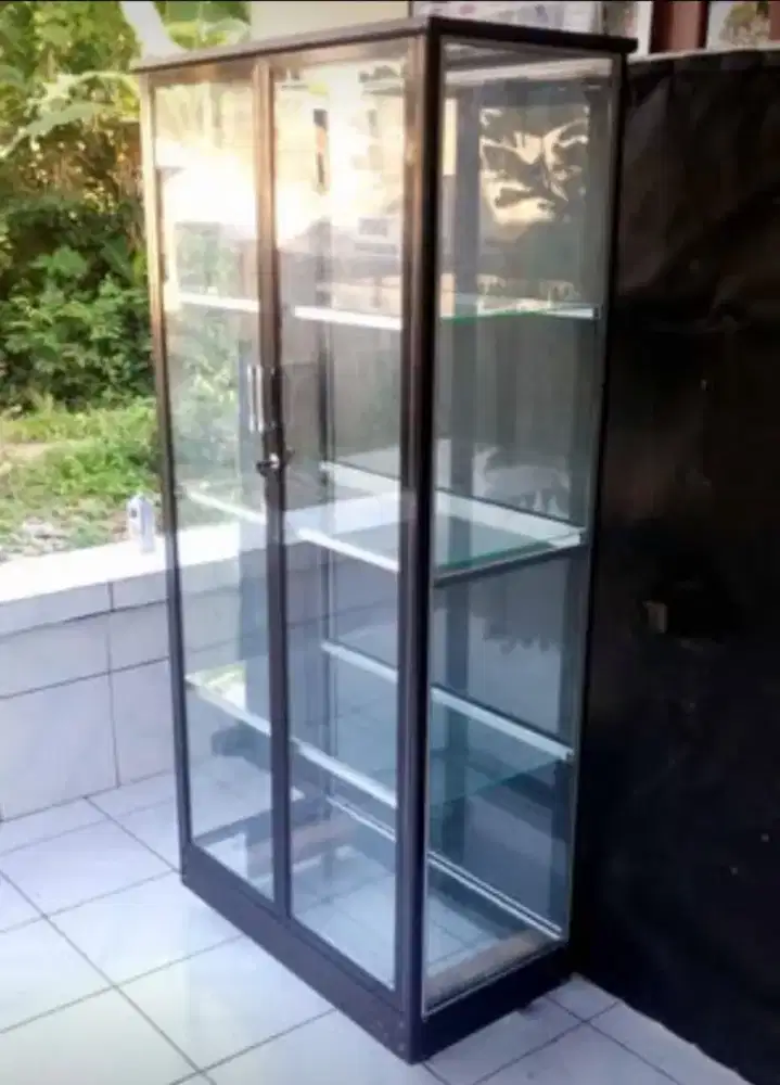 Lemari Serbaguna Aluminium 2 Pintu Frame Coklat Kaca Polos/Riben +Roda