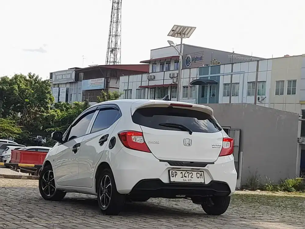 HONDA BRIO AUTOMETIC TANGAN PERTAMA PAJAK HIDUP