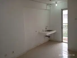 DIJUAL CEPAT UNIT STUDIO LANTAI RENDAH APT BASSURA CITY