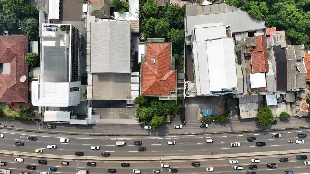 Rumah Hitung Tanah Cocok Showroom dan Gedung Kantor