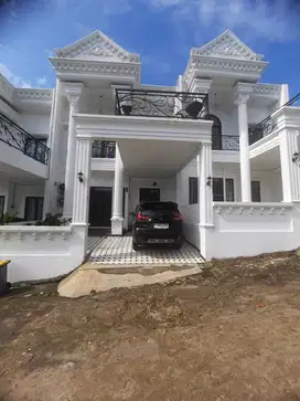 Rumah Kelas Sultan Model  Klasik Di Cibubur  Ready 1,3M
