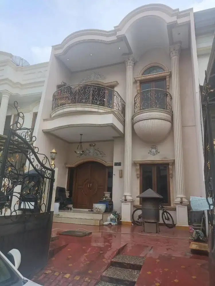 rumah pik1 indomobil walet indah 7x25 semi furnish,2 lantai,selatan