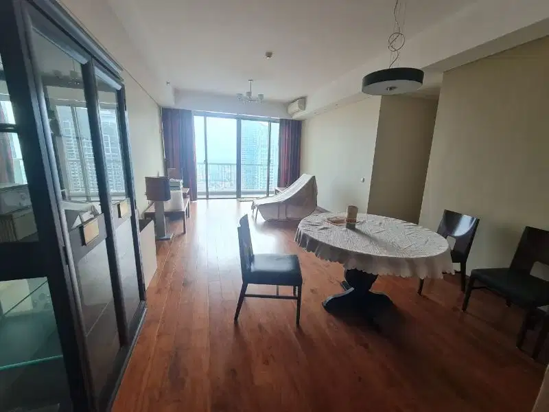 Royal Tower lantai 37 TERMURAH (3kamar) St Moritz Puri indah