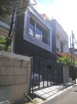 RUMAH MEWAH MODERN MINIMALIS JUAL CEPAT DI KOMPLEK CIPINANG ELOK