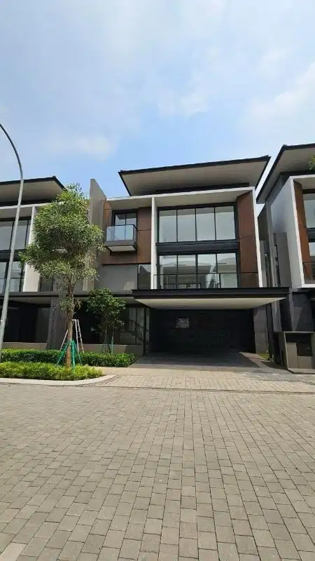 Rumah Mewah BrandNew dgn Lift di Boulevard Laurel Navapark BSD City