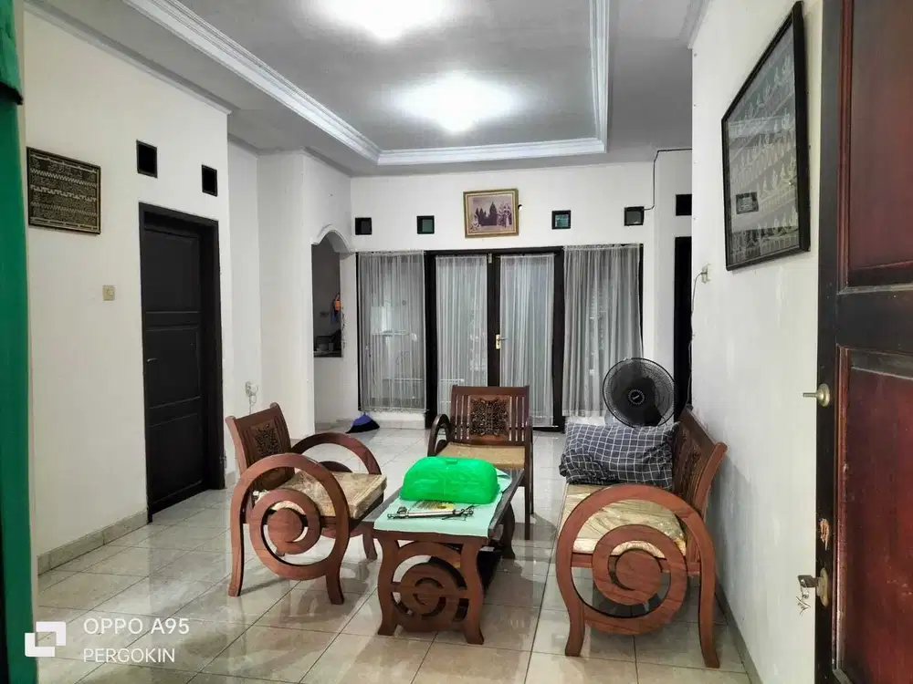 Rumah cluster deket lampu merah