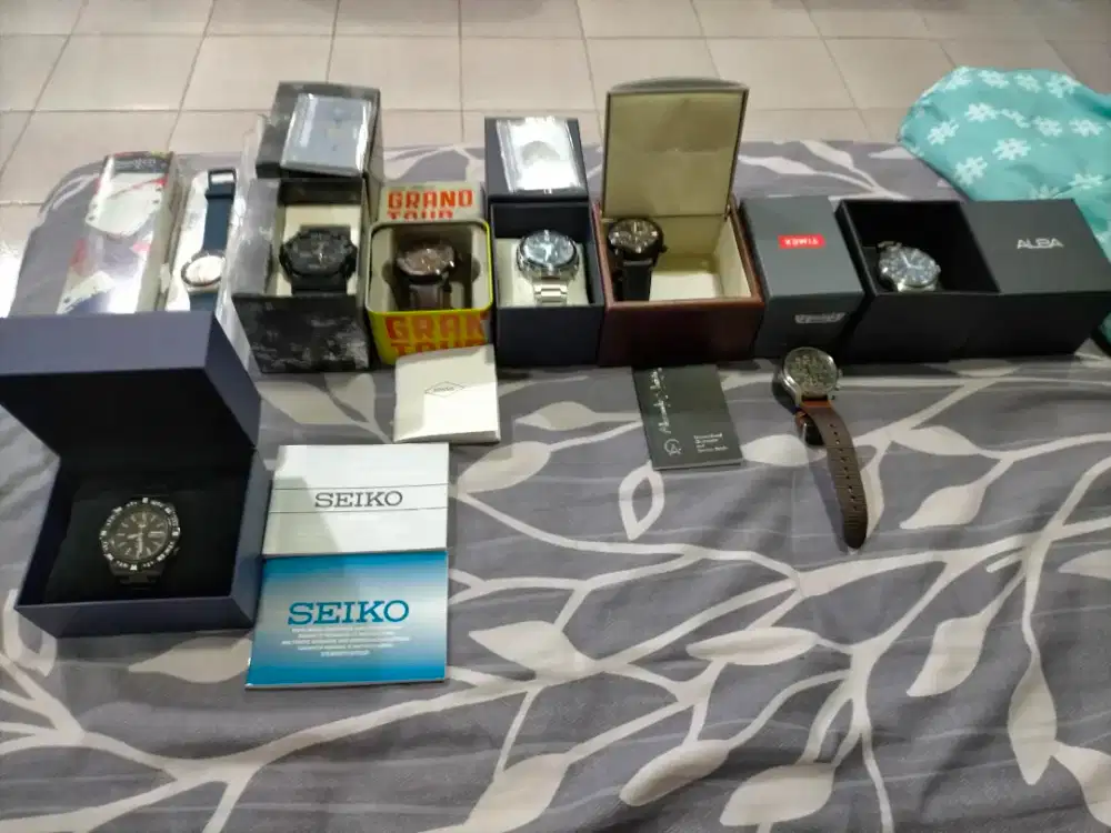 Jam tangan macam macam merk dan model