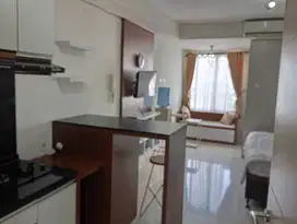 DISEWAKAN APARTEMEN STUDIO EKLUSIF ATAS MALL BASSURA