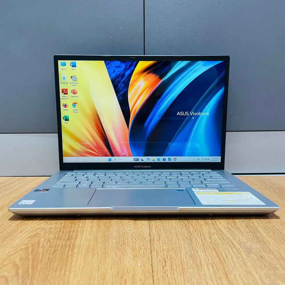 ASUS VIVOBOOK M1403QA  // RYZEN 7-5800H / /VGA RADEON GRAPHIC