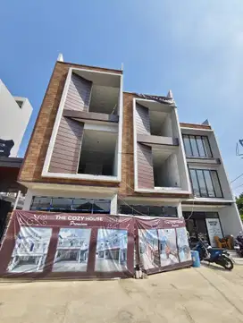 RUKO EKSKLUSIF 3 LANTAI + ROOFTOP JAGAKARSA JAKSEL