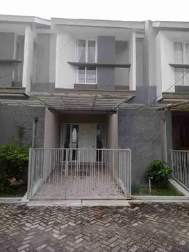 Rumah baru 2 lantai siap huni di Surabaya barat dengan 3 kamar tidur dan kemudahan KPR free all biaya