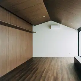 Dijual rumah industrial modern 3 lantai di Discovery Bintaro