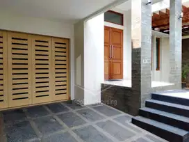 Disewakan Rumah Modern Cantik dan Menawan di Area Senopati