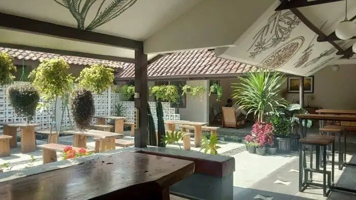 Dijual ruang usaha mainroad pajajaran cocok untuk cafe/restoran