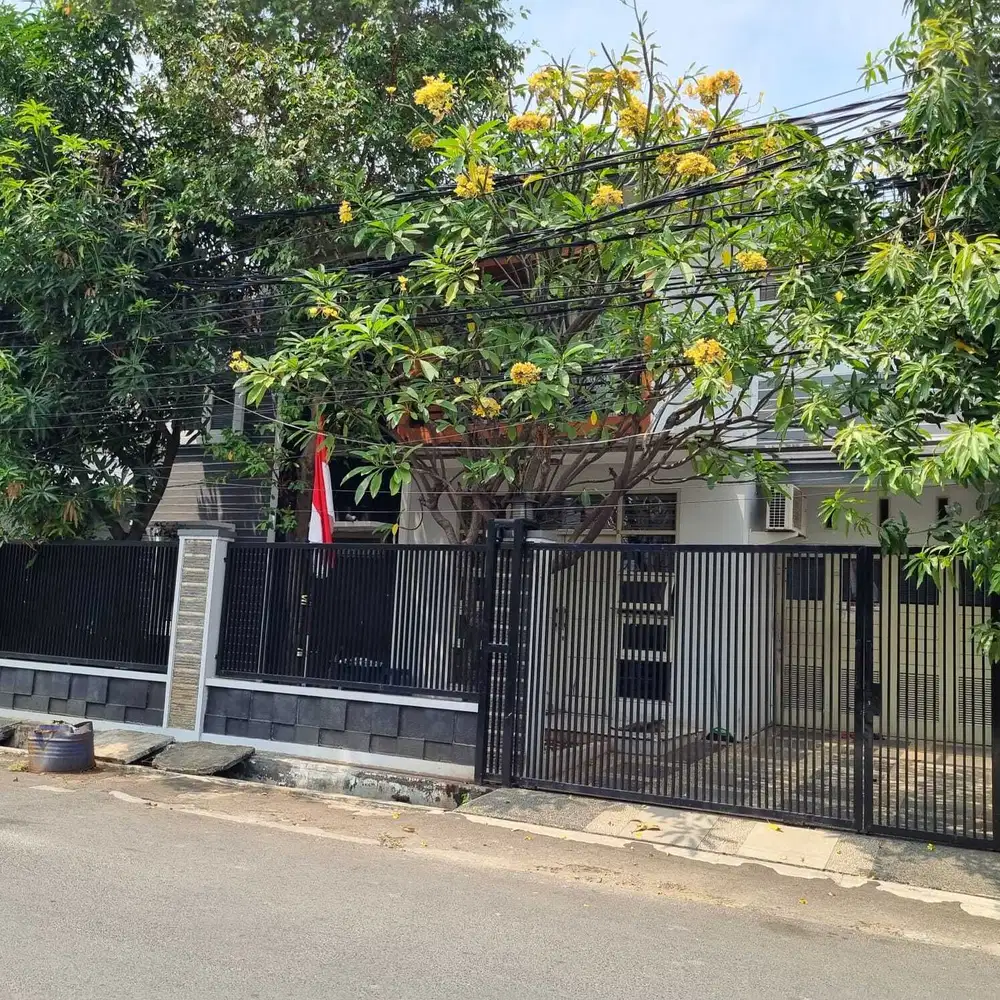 Dijual Rumah Bagus Area Strategis Tebet Murah - Nego