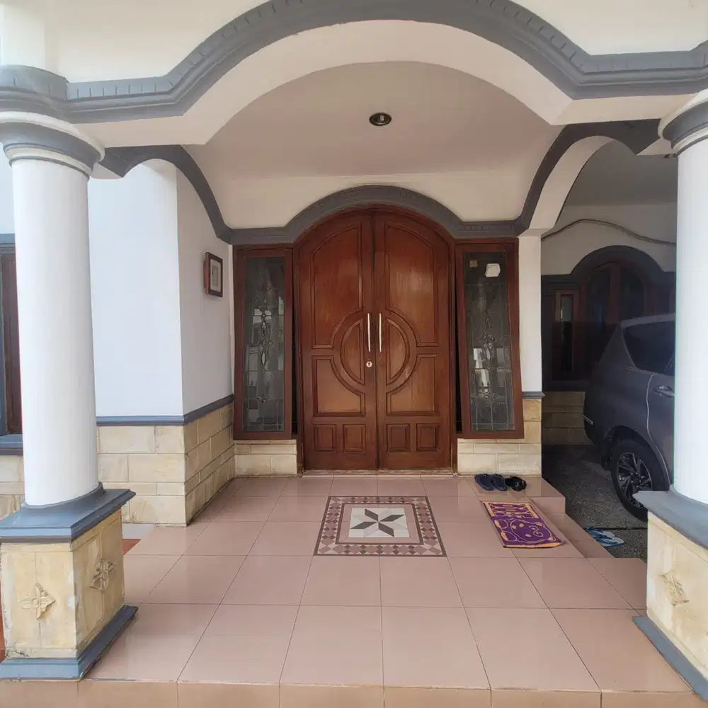 DIJUAL URGENT - BU  Rumah Taman Aries - Jakbar