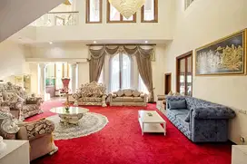 RUMAH CLASSIC MEWAH & MEGAH DI KAWASAN BLV ARAYA MALANG,3 Lt W- SPOOL