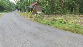 TANAH DI PINGGIR JL ASPAL SANGAT STRATEGIS U/ USAHA / INVES DI KASIHAN. JK10563