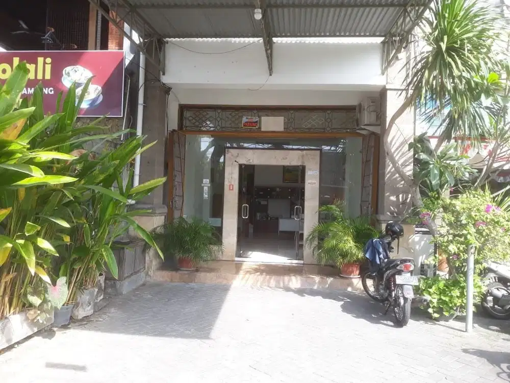 Ruko 3 Lantai di Jalan Merdeka Renon dekat Plaza Renon