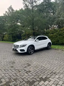 Mercedes Benz GLA 200 AMG 2018