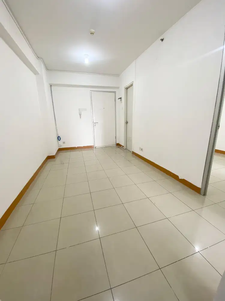 Green Bay Pluit sewa Murah 2 Kamar Paling Luas tanpa AC View Kolam