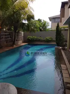 Dijual rumah mewah siap huni di Cluster De Brassia De Park BSD City