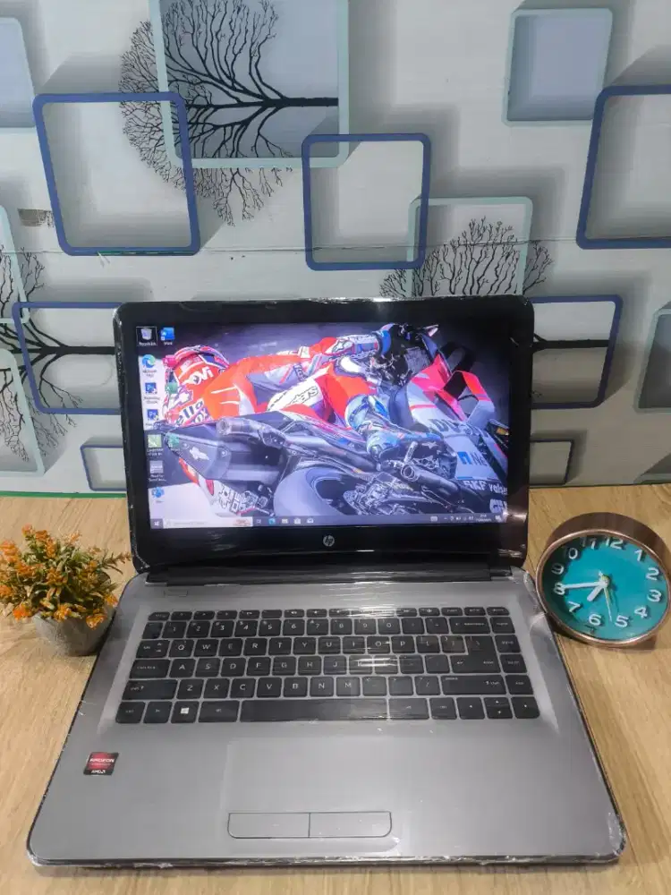 HP Pavilion 14  F08 silver [RAM 16GB SSD 256Gb]
