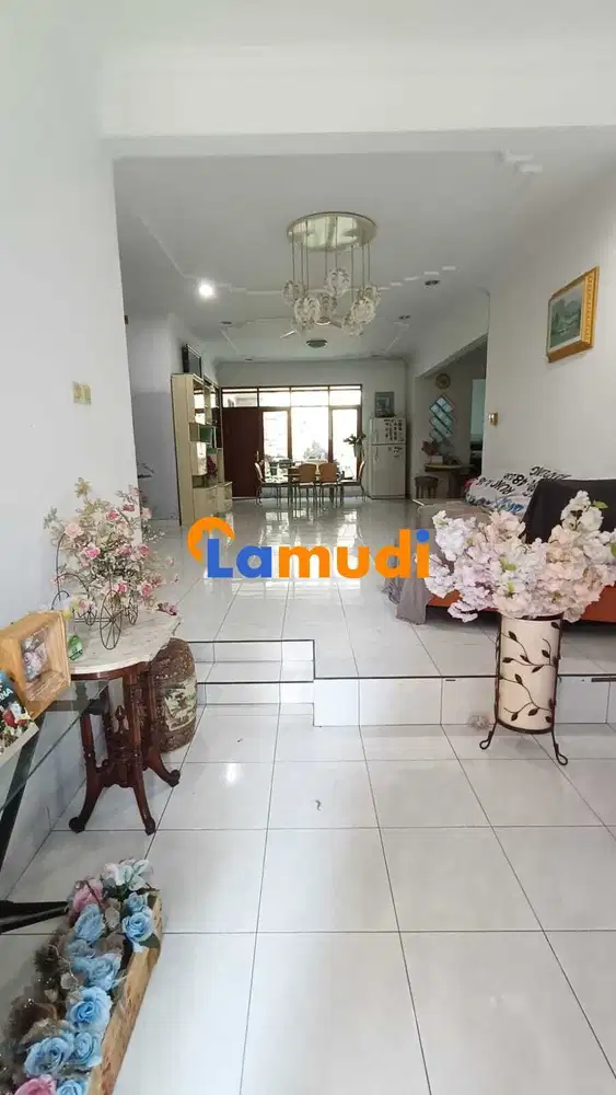 Dijual rumah asri bagus taman holis indah