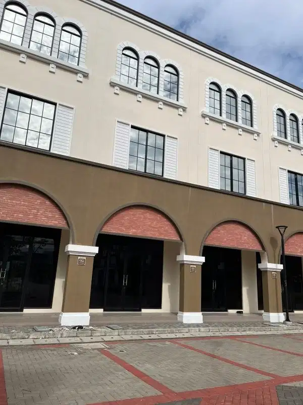 Disewakan Ruko Baru 3 .5 lantai PIK 2