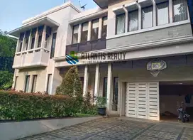 Rumah Jl. Kemang dalam Jakarta Selatan