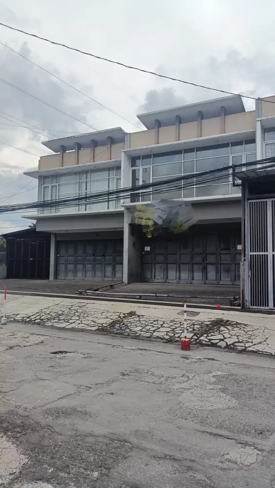 Disewakan Ruko Cocok Segala Usaha/Kantor Kecuali Resto di Mekar wangi