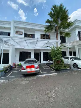 457 Townhouse 2 Lt Mewah Modern Semi Furnish di Lebak Bulus, Jakarta