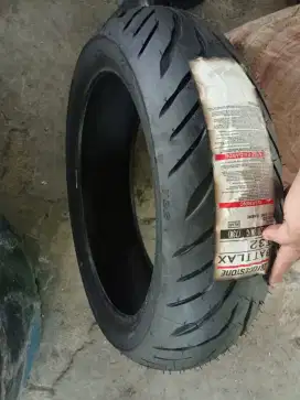 Jual cepat ban Moge,merek BATLAX ukuran 180/55ZR17M/Z