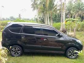 Toyota Avanza 20041,3 type S VVTi matic Bensin