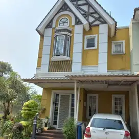 Rumah Dua Lantai Siap Huni