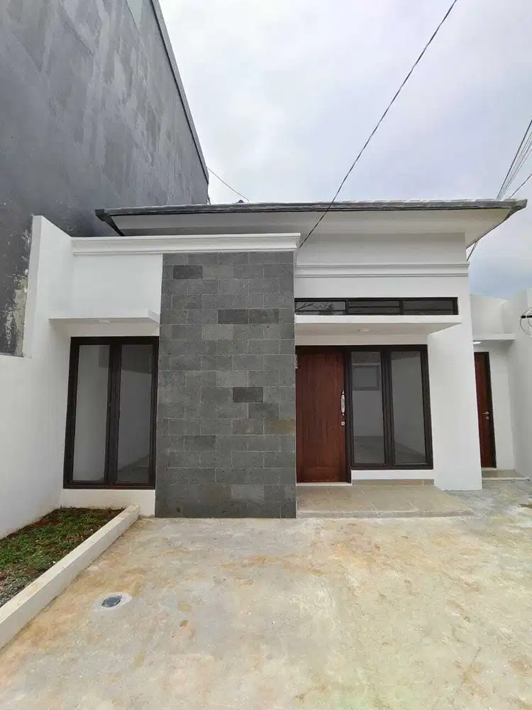 Rumah siap huni di pinggi jln 5 menit ke Tol Cibubur dan Tol Cimanggis