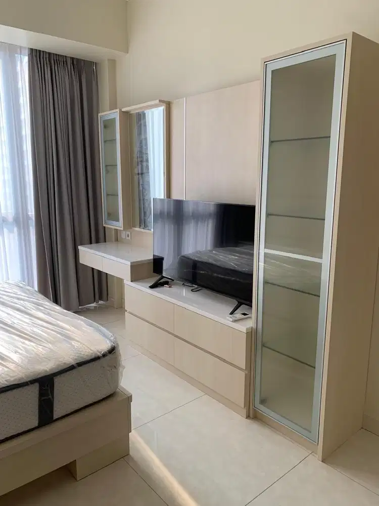 Apartemen Taman Anggrek Residence Tower Azelea 3+1 Br Furnished Disewa
