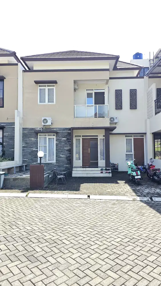 Rumah 2 Lantai di Cluster Bukit Elang Residence Mangunharjo Tembalang