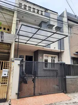 DIJUAL Rumah daerah Taman Ratu Jakarta Barat