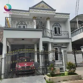 Dijual cepat rumah 2 lantai siap huni di Limus pratama