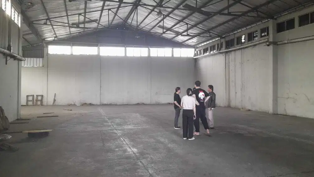 DIJUAL GUDANG LUAS DI PINGGIR JALAN RAYA CURUG KADU Tamgerang